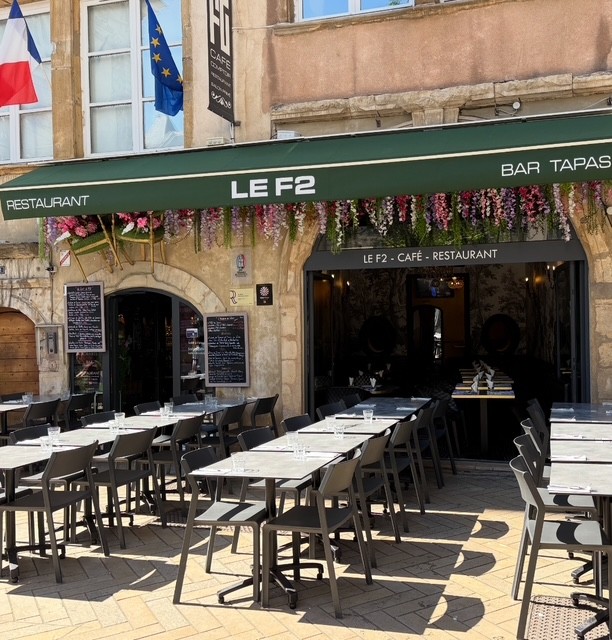 F2 commerçants Intérieur Queer