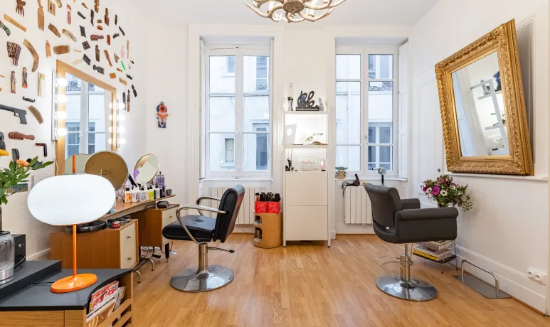 K2 hair studio commerçants Intérieur Queer